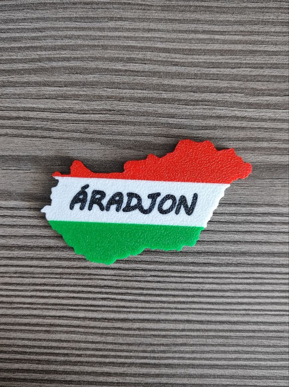 Magyarország hűtőmágnes áradjon felirattal